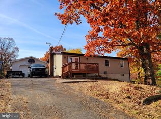 516 Hanshew Ln, Martinsburg, WV 25404