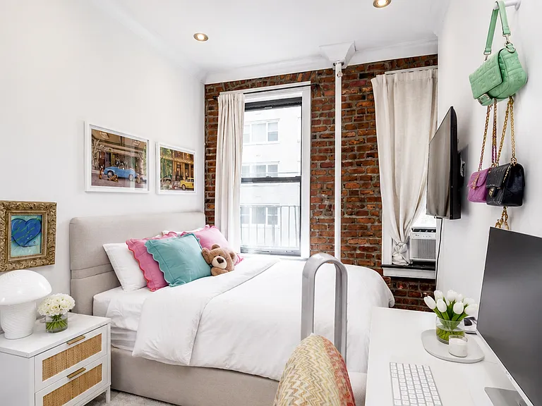 106 W 13th St #29 — Photo 4