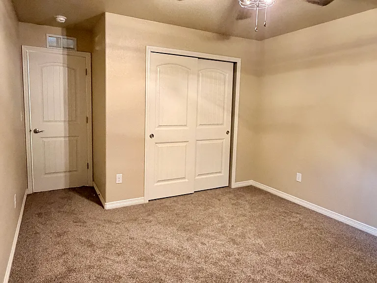 2760 Bridle Dr — Photo 26