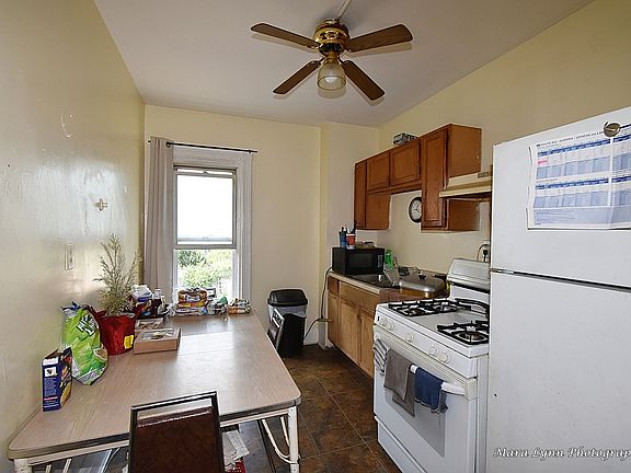 2nd image of 509-511 W Galena Blvd