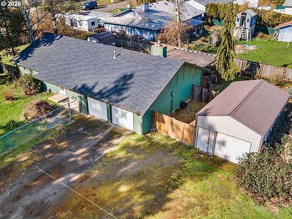 3rd image of 5904 NE 40th St