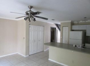 980 Summit Lake Dr, West Palm Beach, FL 33406