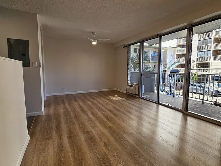 1412 Kewalo St #406 — Photo 3