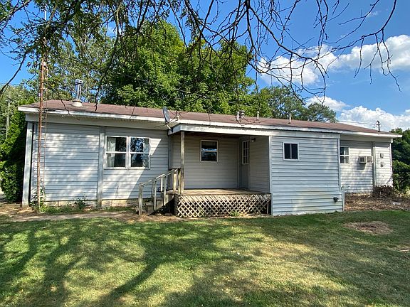 3rd image of 2150 Russell Dr