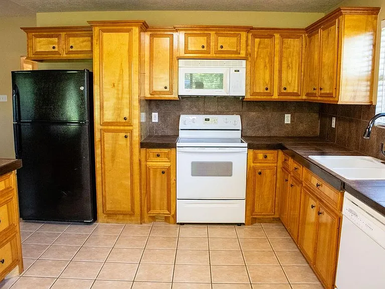 9550 Thousand Oaks Loop — Photo 10