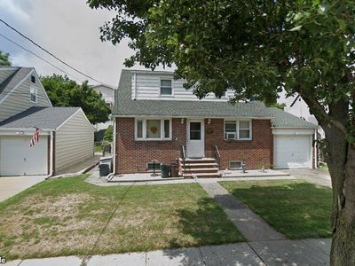 687 2nd St, Secaucus, NJ, 07094