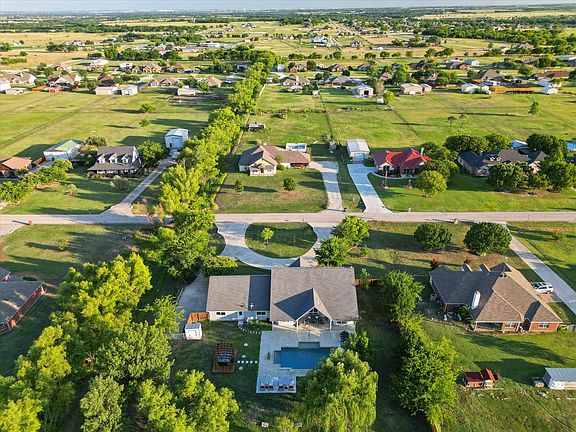 2nd image of 12161 Hill Country Cir #1