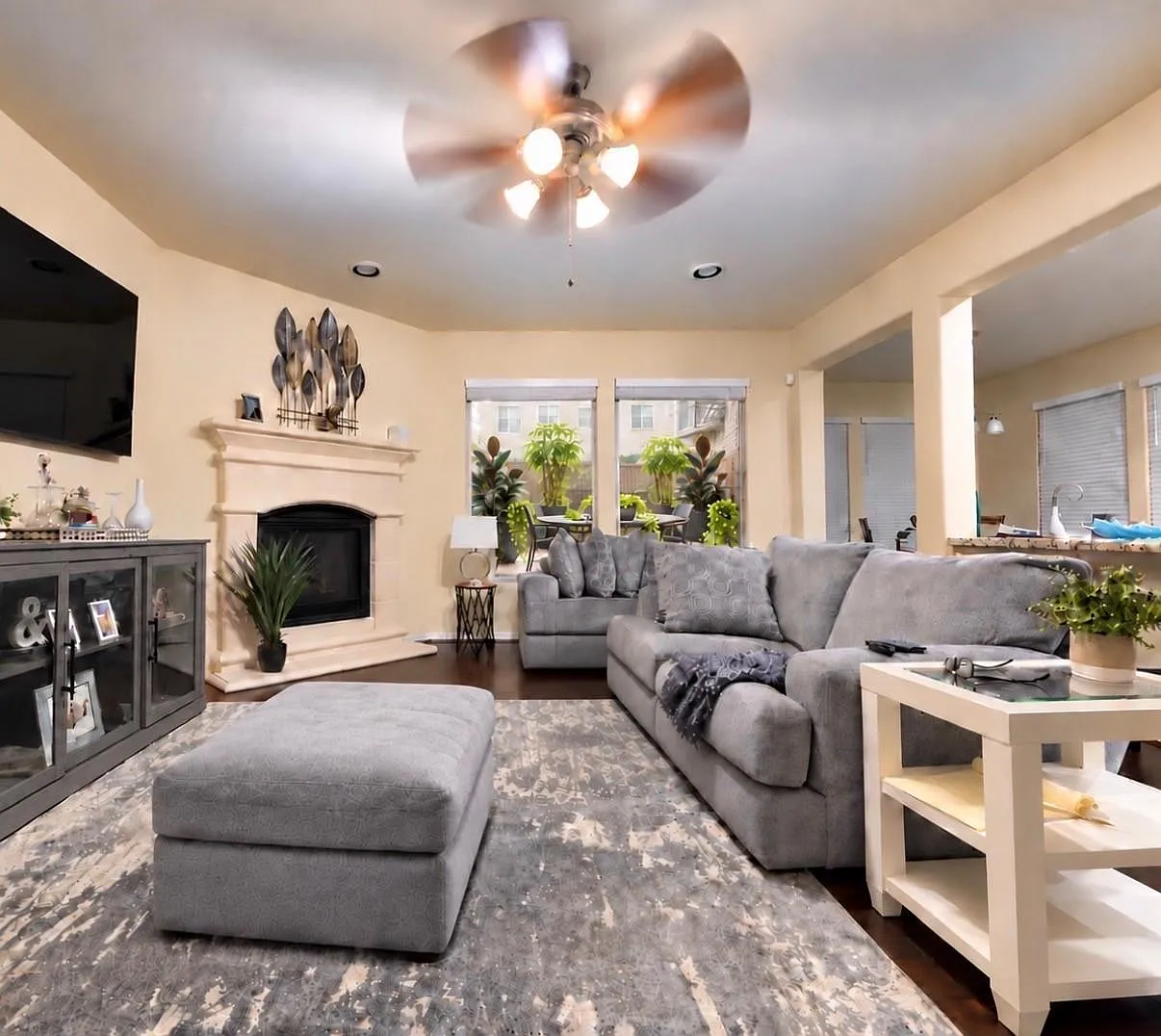 4 bed, 3.5 bath, 2890 sqft, $3,300 — Photo 2