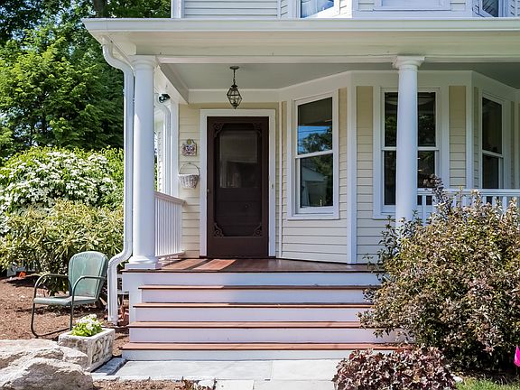 2nd image of 36 Oak St