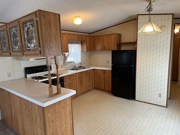 3rd image of 4862 Heide Ave NW