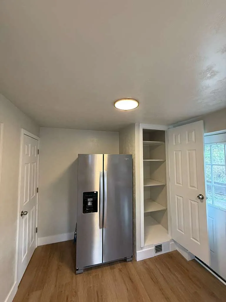 3 bed, 1.5 bath, 1518 sqft, $1,950 — Photo 4