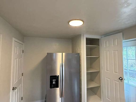 4th image of 338 Caryl Dr