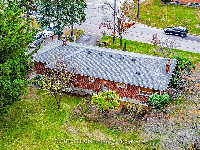 35 Caswell Dr — Photo 13