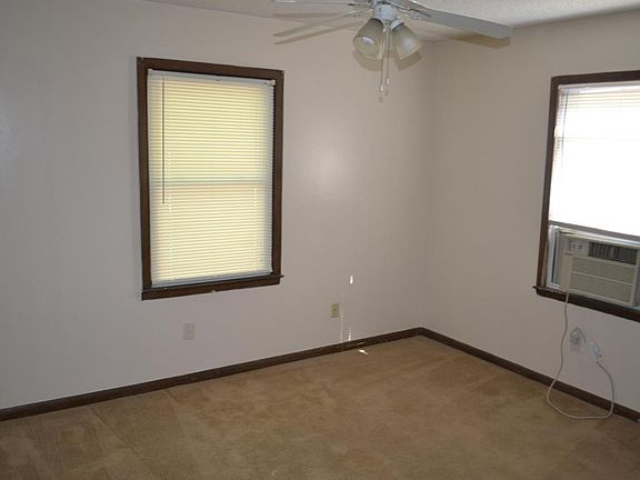 2nd image of 300 Woodlawn Pike
