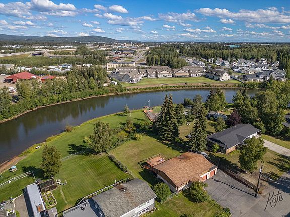 5th image of 3048 Riverview Dr