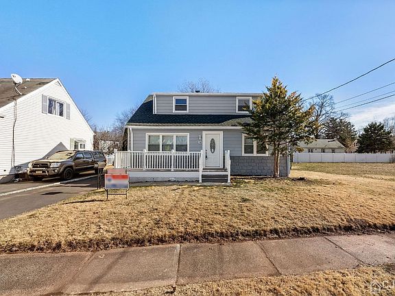 4th image of 614 Boesel Ave
