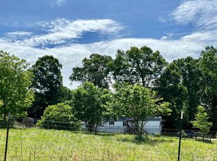 1048 Fairview Farm Cir, Lavonia, GA 30553