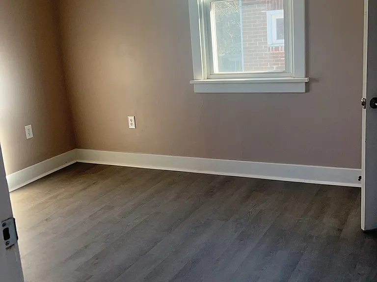 776-778 Baldwin Rd — Photo 9