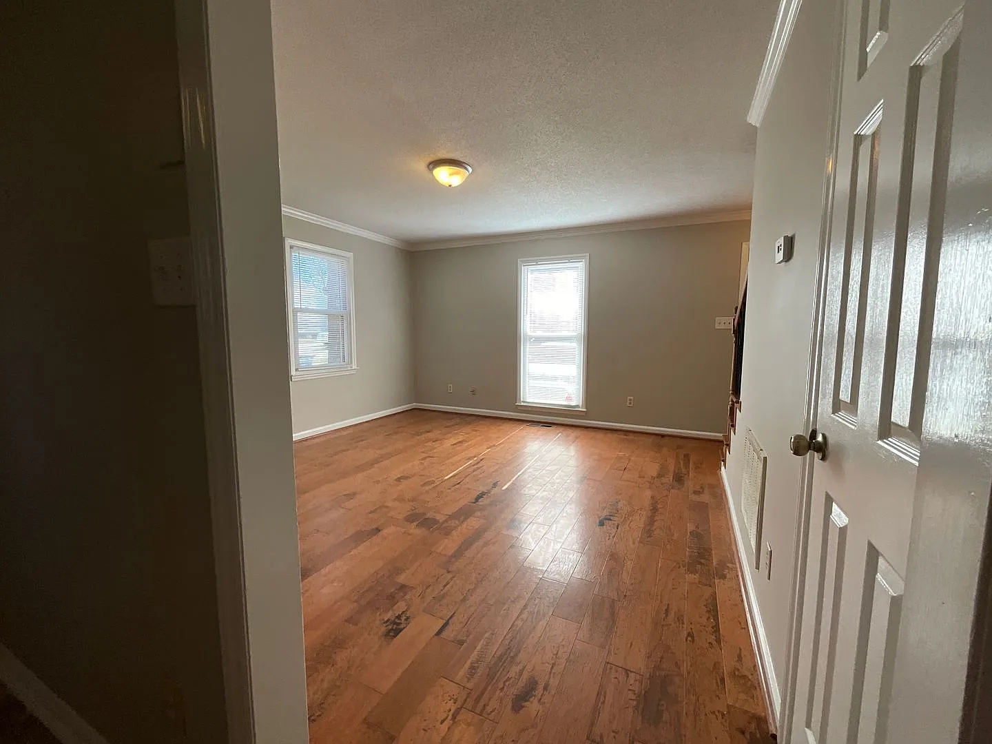 Spacious 2 story 3 Bed, 2 bath Home! — Photo 3