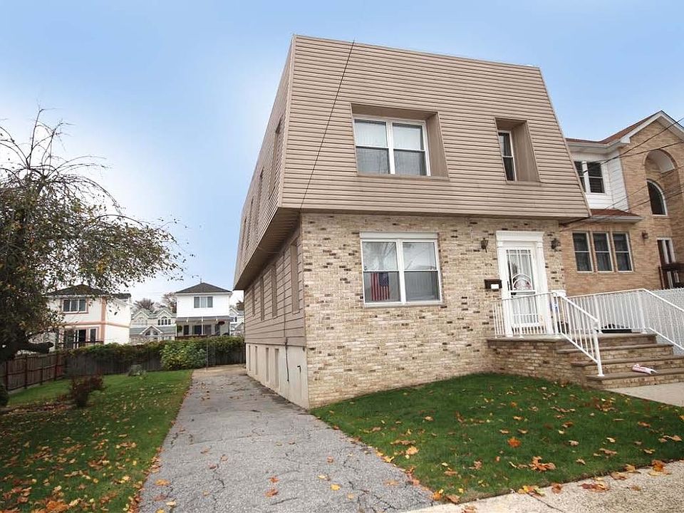 1st image of 290 Mallory Ave