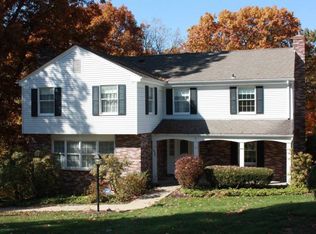 1838 Taper Dr, Pittsburgh, PA 15241