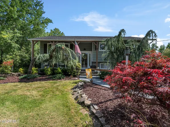 7 Oxford Road, Manalapan, NJ 07726
