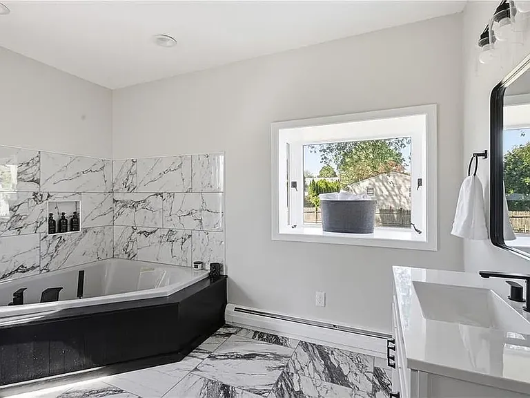 59 Bourne Ave — Photo 19