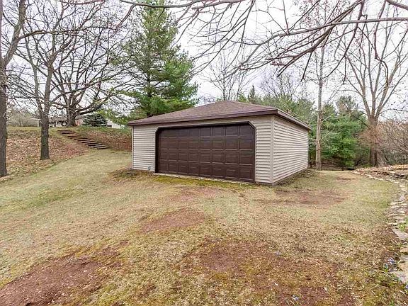 24x24 outbuilding with cement floor