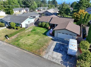 1103 Coral Ct, Brookings, OR 97415