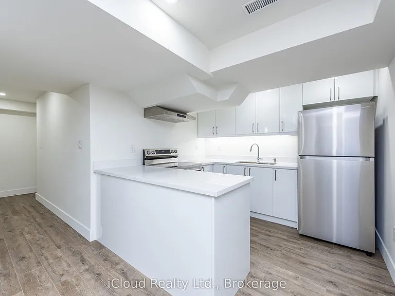 899 Boyer Blvd #LOWER LEVEL — Photo 8