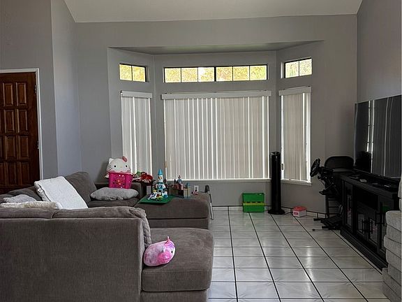 3rd image of 10461 Saltbush Cir