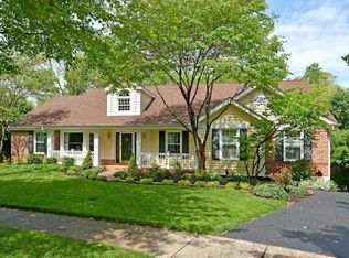 1926 Grayson Ridge Ct, Chesterfield, MO 63017