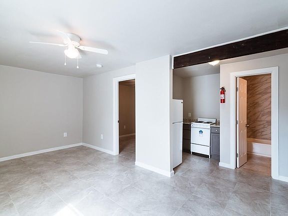 3rd image of 5327 Bell St APT 3