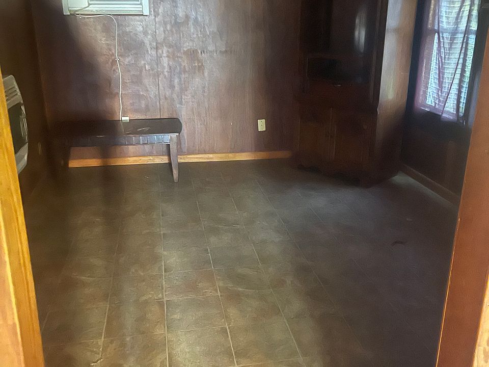 2nd image of 709 S 8th St