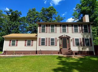 2294 White Oak Dr, East Stroudsburg, PA 18301