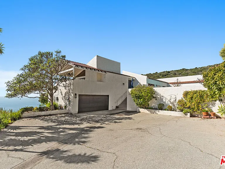 20755 Seaboard Rd — Photo 1