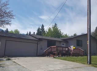 211 Phillips St, Canyonville, OR 97417