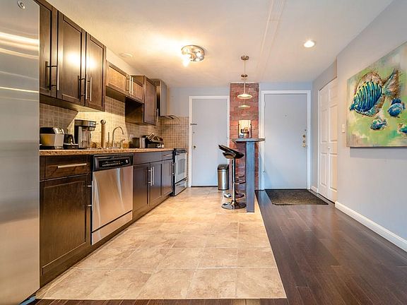 2nd image of 900 Governors Dr APT 15