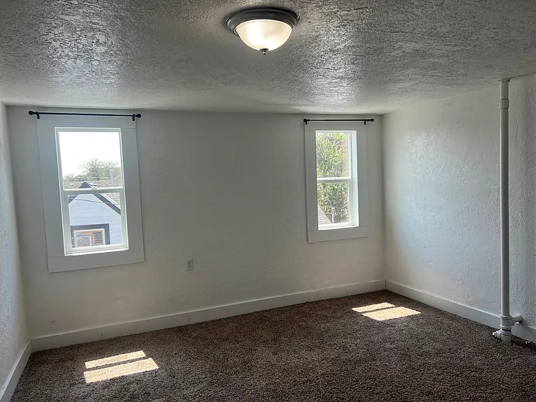540 5th Ave SE #B — Photo 8