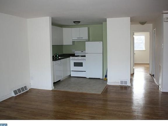 4th image of 5472 Vicaris St