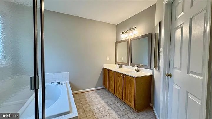 2571 Chase Wellesley Dr — Photo 19