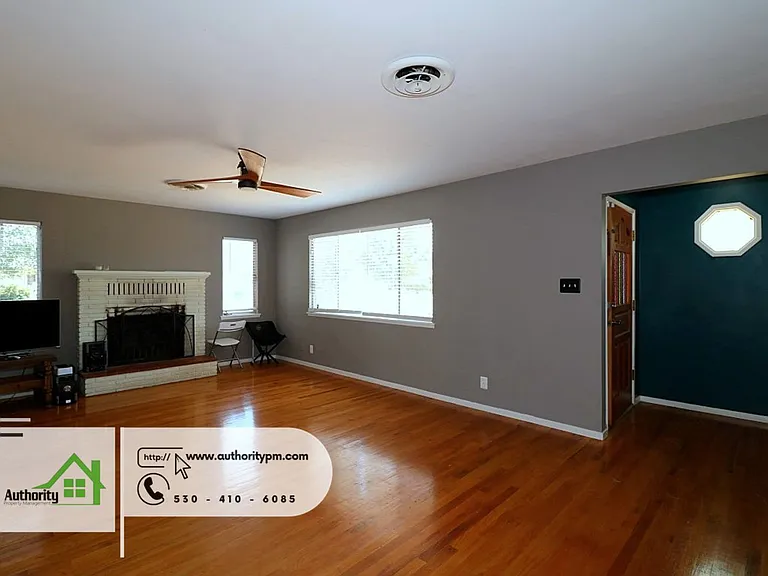 1848 Shady Ln — Photo 7