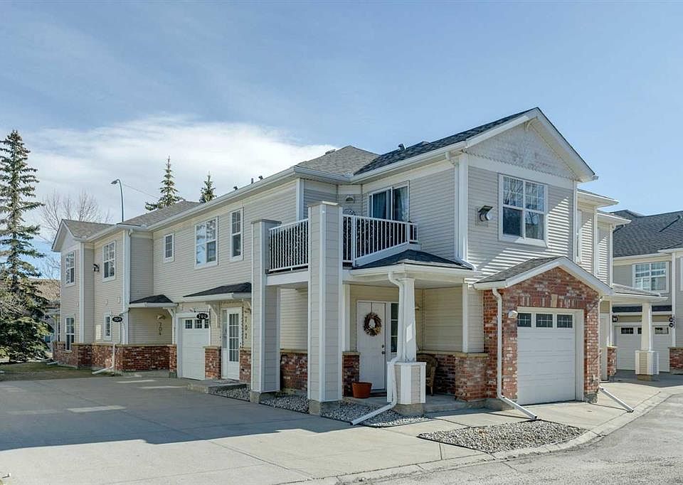 1st image of 7171 NE Coach Hill Rd SW #704