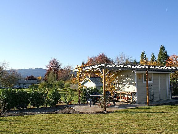 backyard gardenhouse