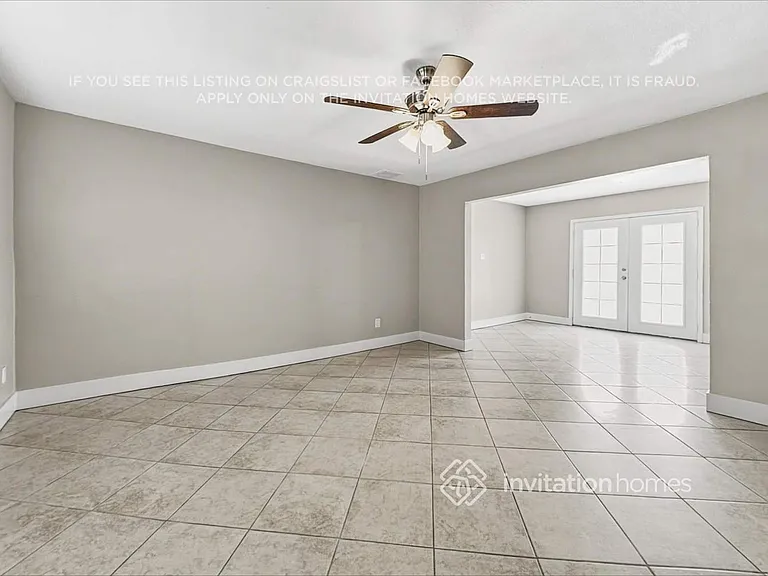7005 N 76th Dr — Photo 4
