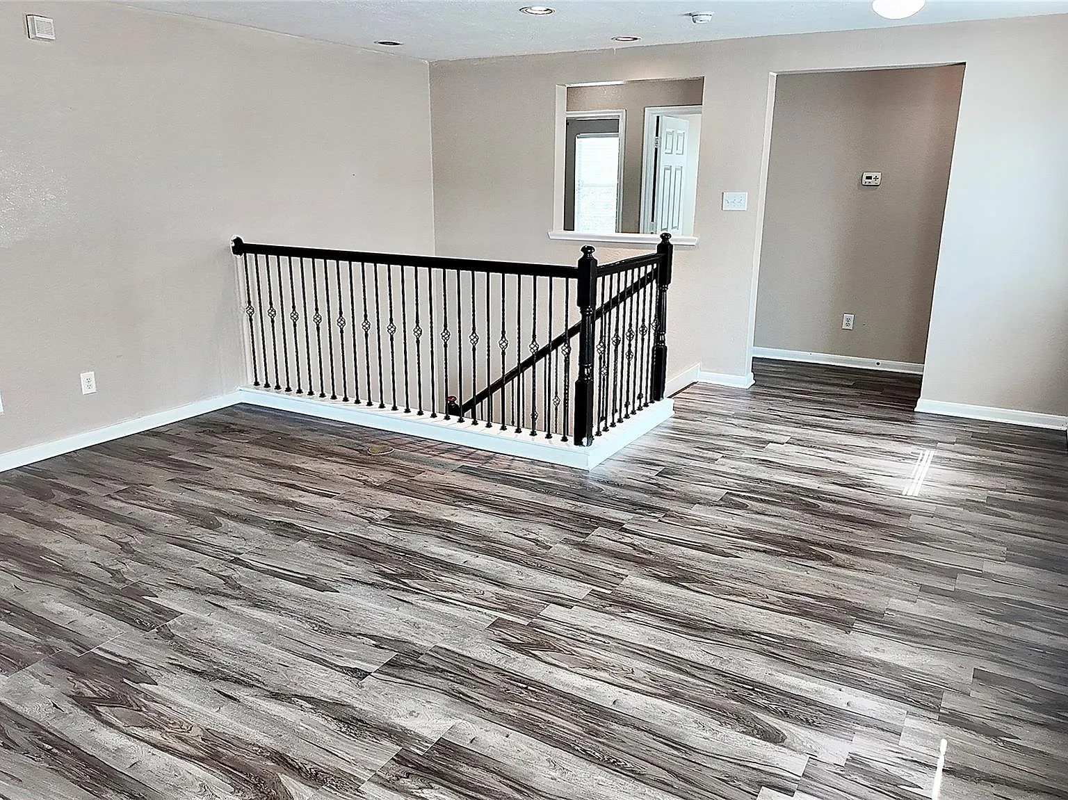 3 bed, 2.5 bath, 2257 sqft, $1,900 — Photo 3