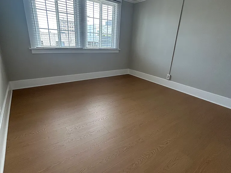 4652 Oakwood Ave — Photo 10