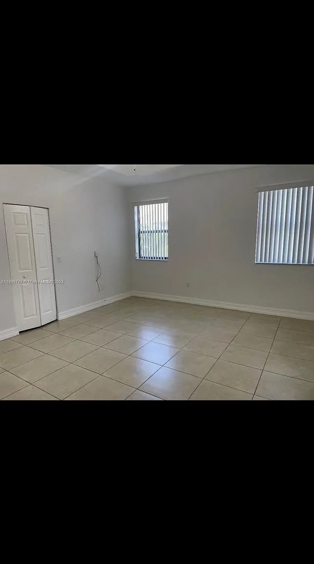 4 bed, 2016 sqft, $3,300 — Photo 3