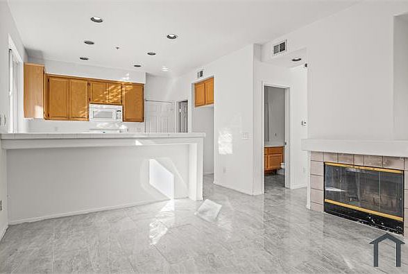 1st image of 226 W Shoshone St