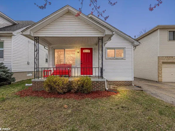 22110 Rosedale St, Saint Clair Shores, MI 48080